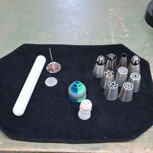 Cake, cupcake decorating tools. 14 pc. set of new, unused tools.